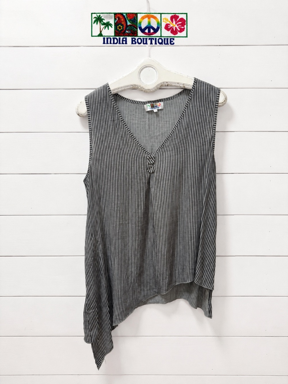 India Boutique – Haut sans manches rayé asymétrique – One Size